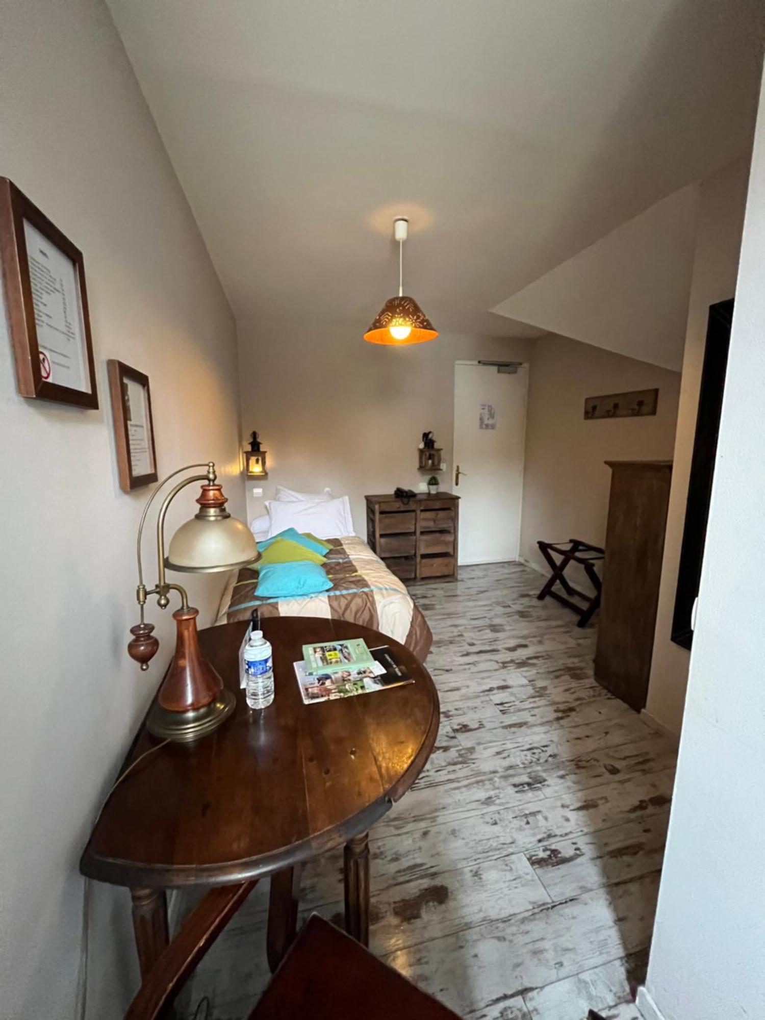 Logis Hotel De La Chapelle Milon-la-Chapelle Kültér fotó