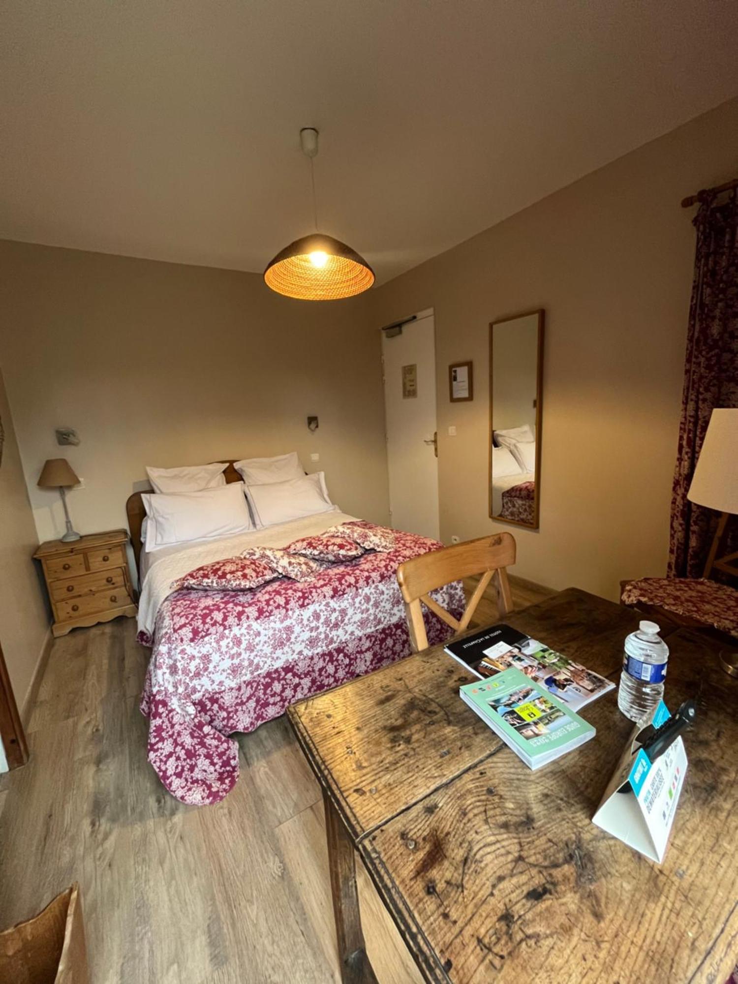 Logis Hotel De La Chapelle Milon-la-Chapelle Kültér fotó