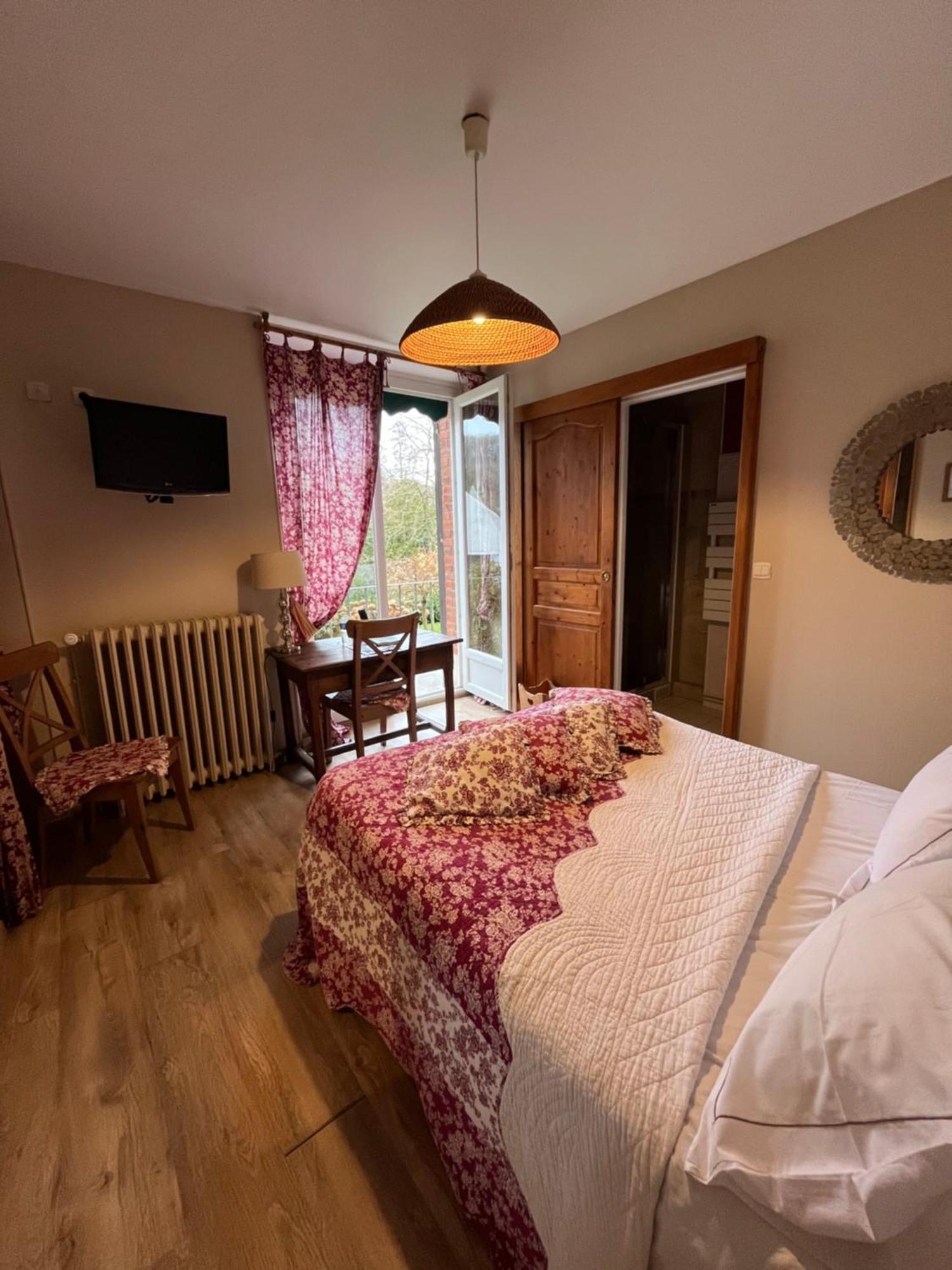 Logis Hotel De La Chapelle Milon-la-Chapelle Kültér fotó